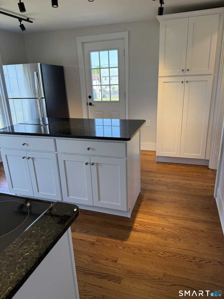 43 Boston Post Rd - Photo 5 of 18