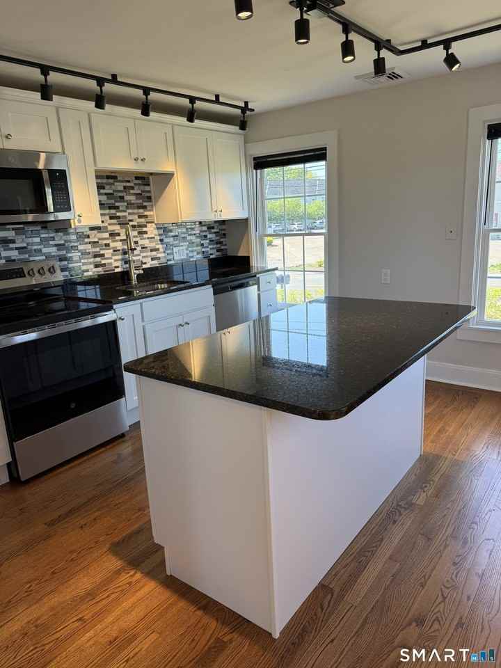 43 Boston Post Rd - Photo 7 of 18