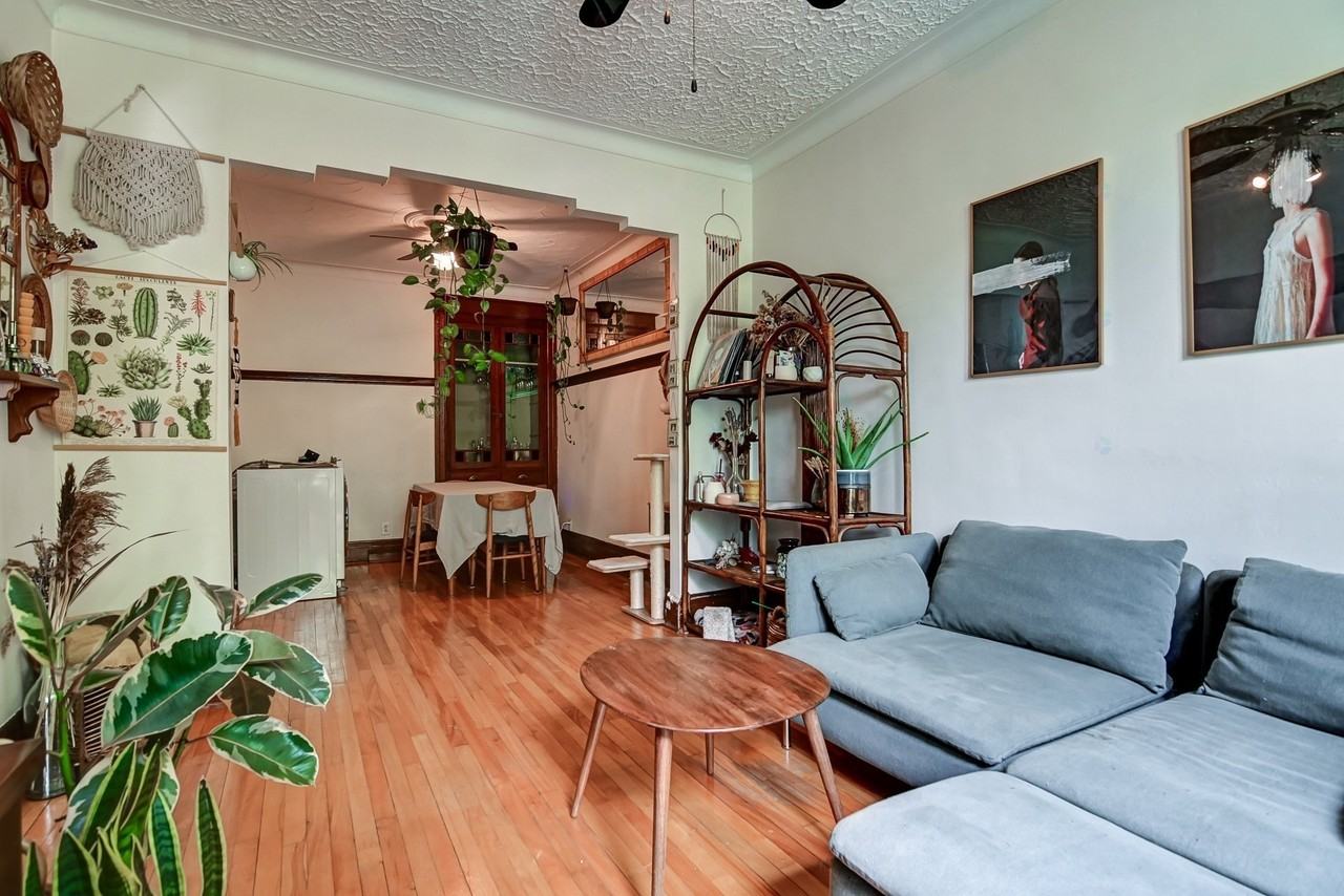 683 Av Desmarchais - Photo 3 of 17