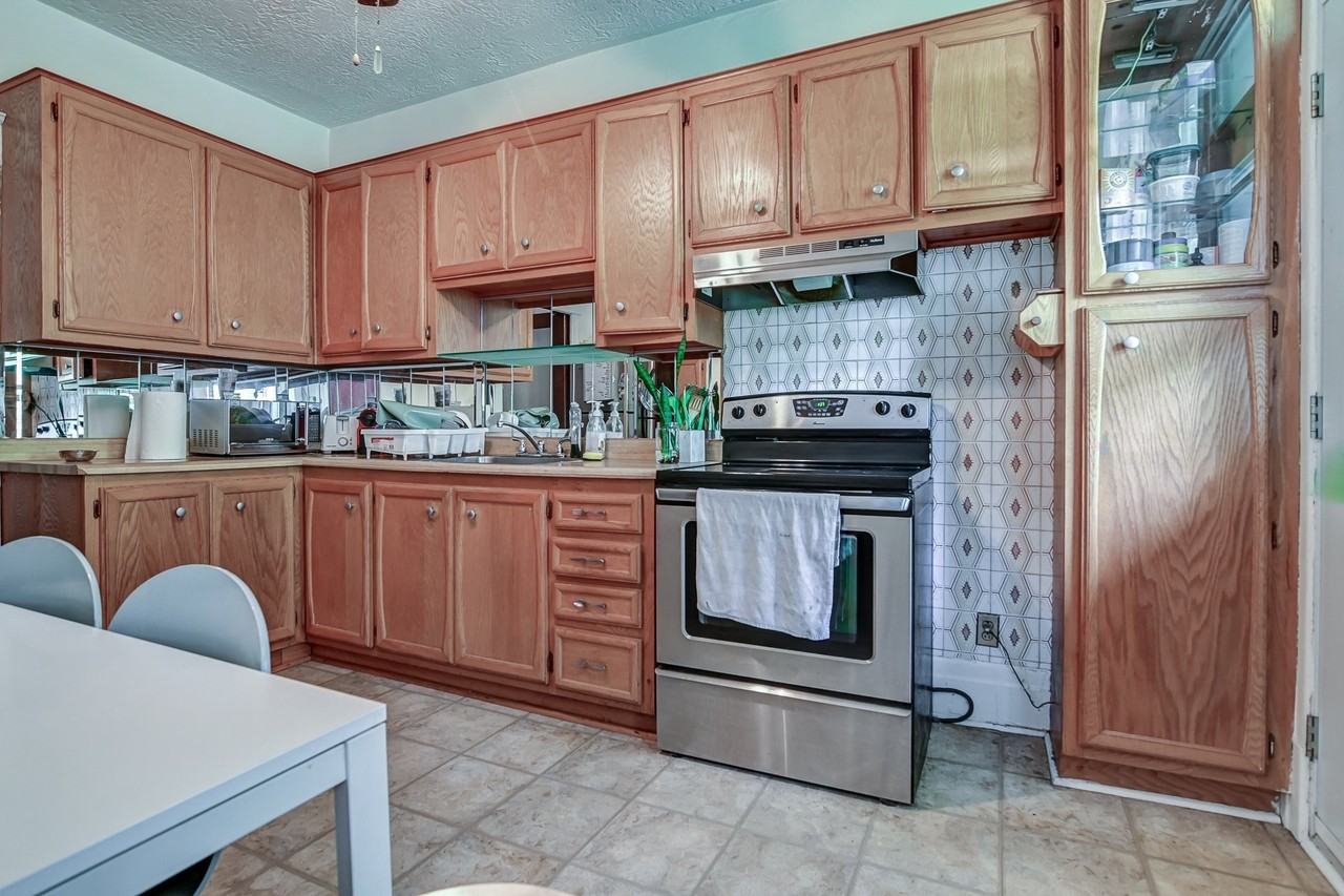 683 Av Desmarchais - Photo 7 of 17