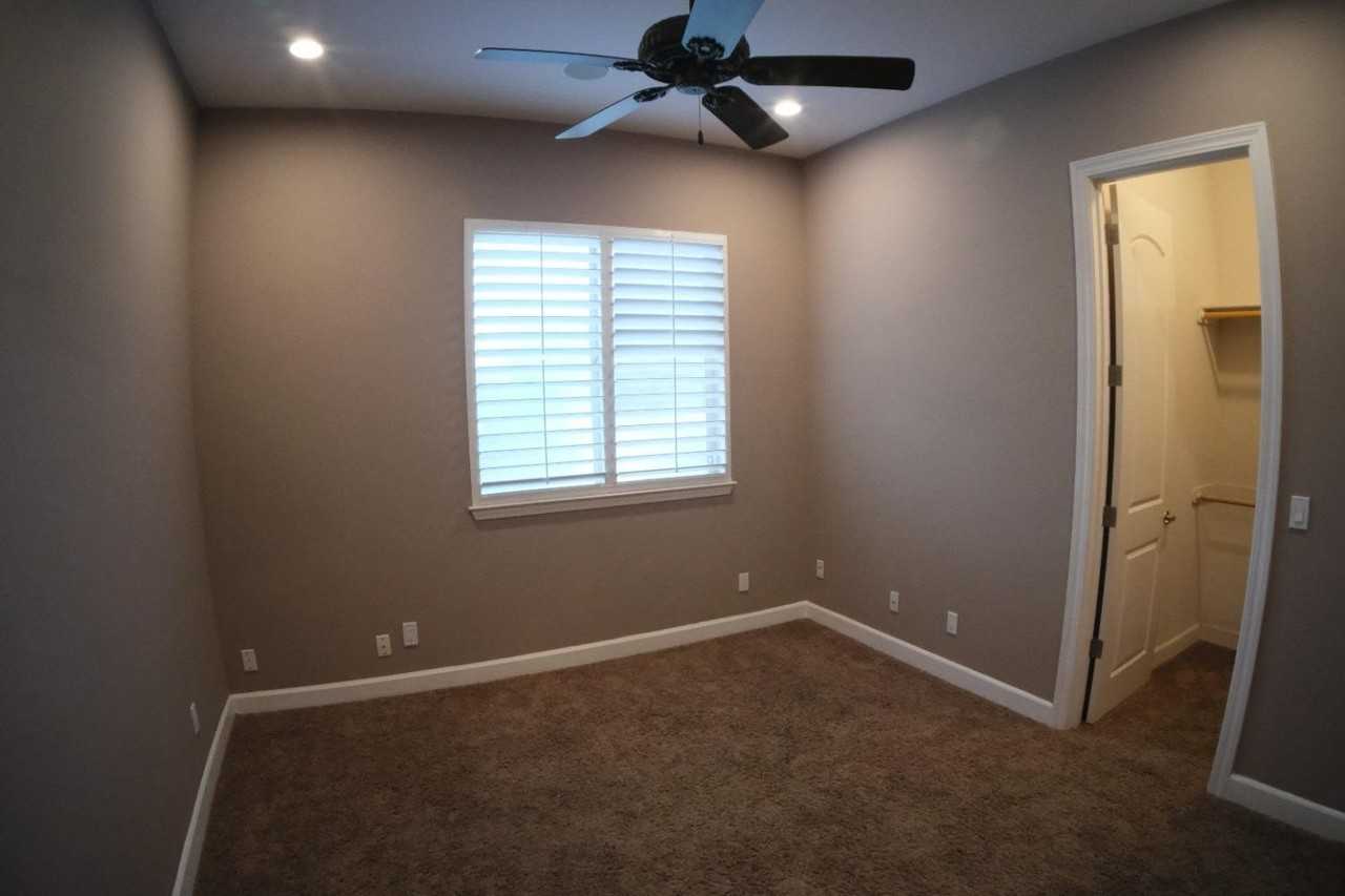 1313 Jordan Ave - Photo 4 of 30