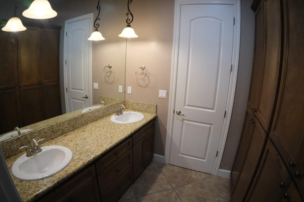 1313 Jordan Ave - Photo 5 of 30