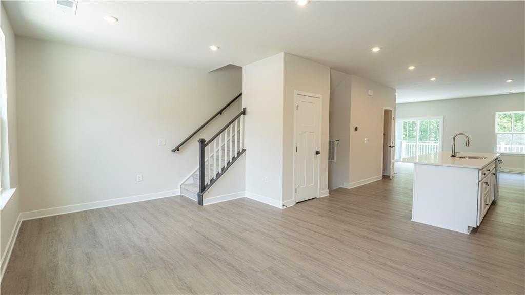 961 Woods Chapel Rd - Photo 3 of 8