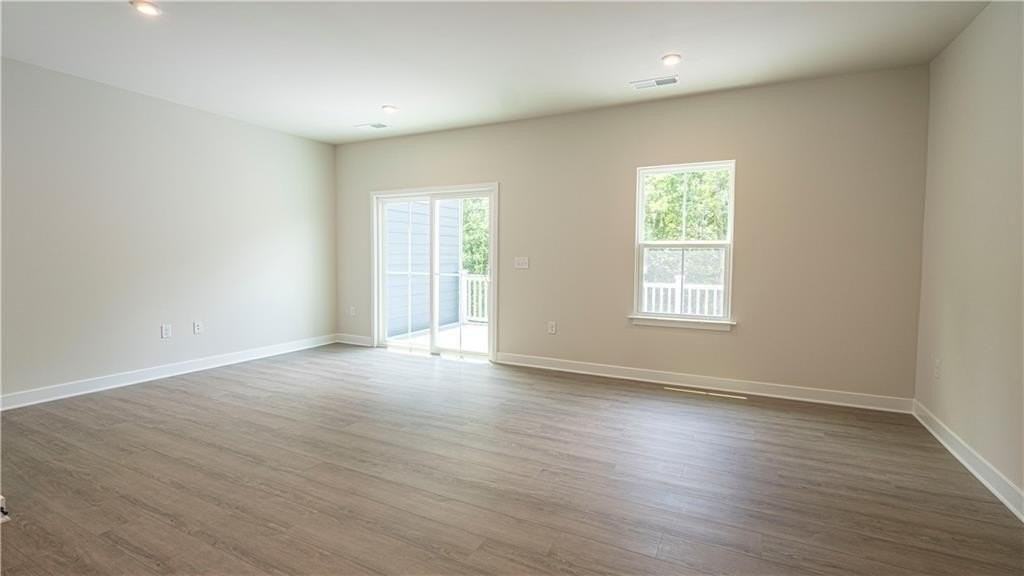 961 Woods Chapel Rd - Photo 4 of 8