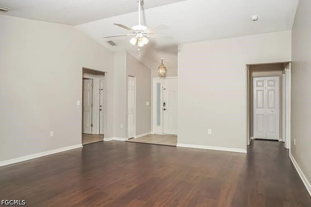 5211 Cedar Hammock Ct - Photo 4 of 8