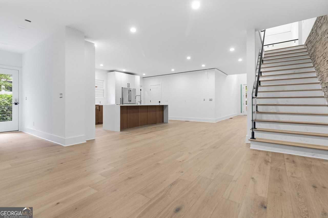 3196 Towerview Dr Ne - Photo 4 of 50