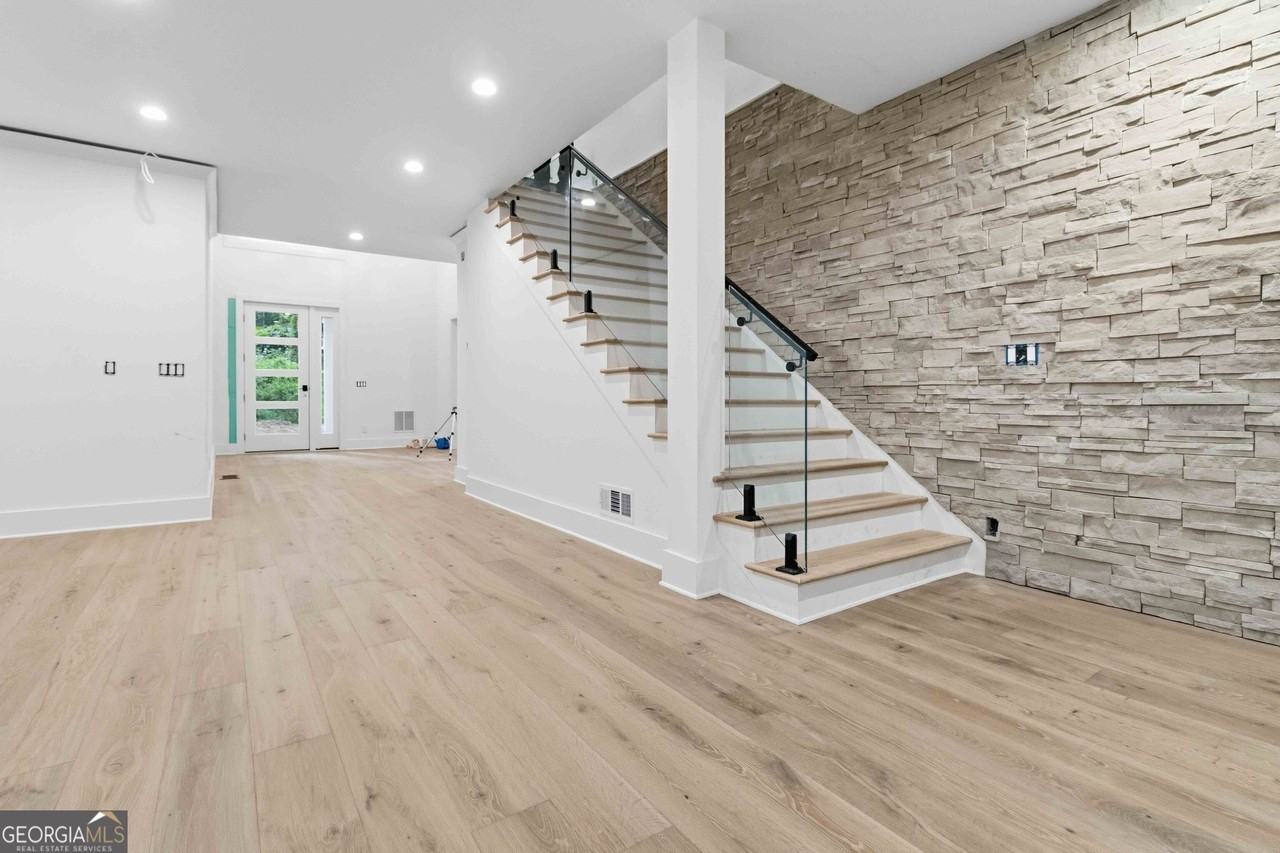 3196 Towerview Dr Ne - Photo 5 of 50