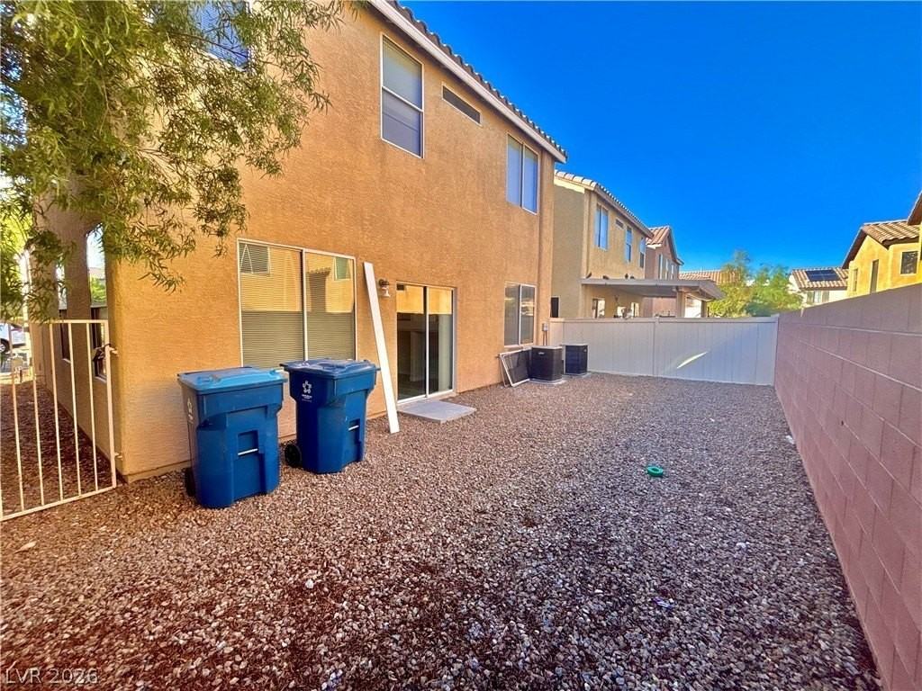 7432 Decoro St - Photo 4 of 32