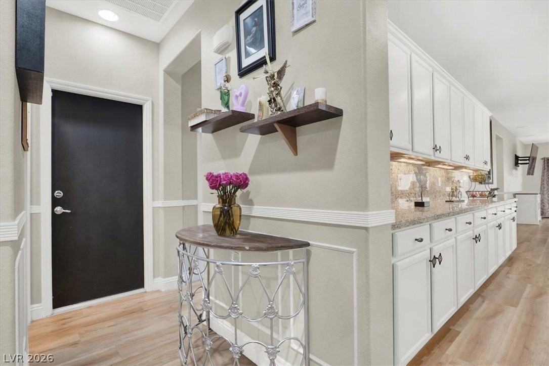 1405 Fantastic Ct - Photo 3 of 24