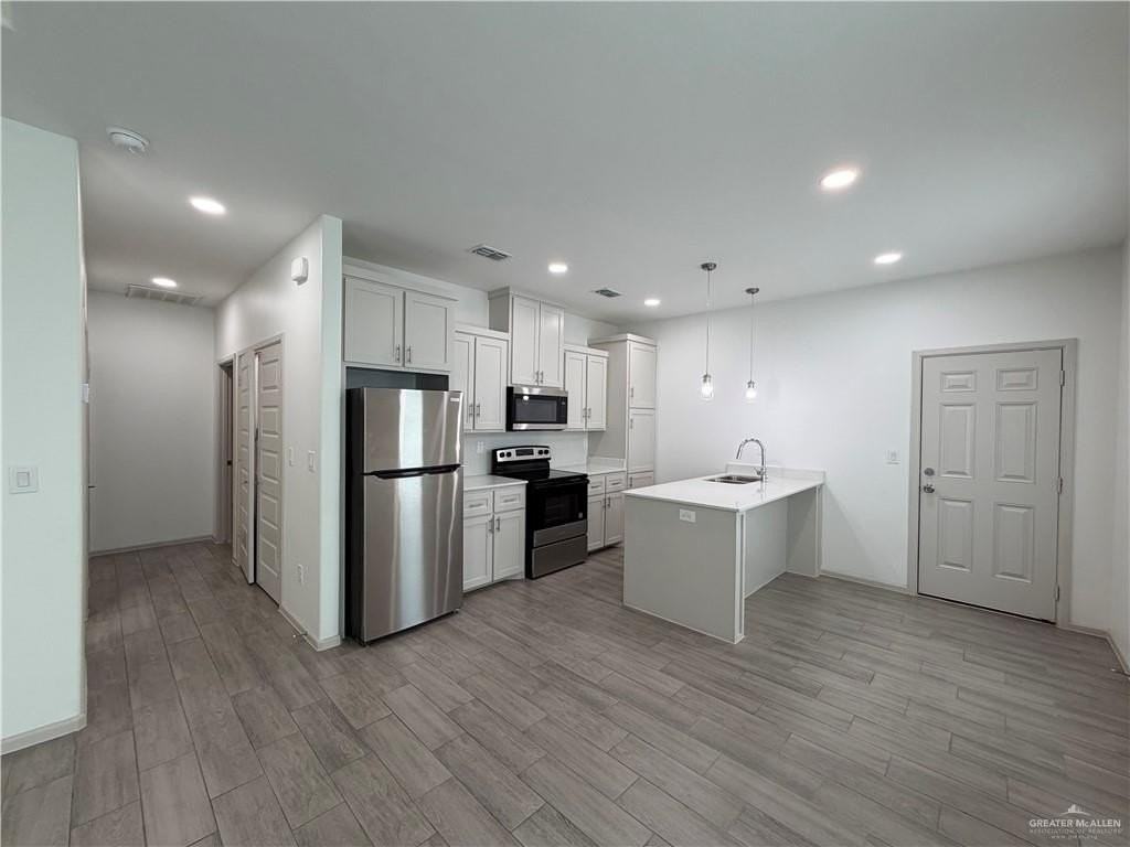 7802 N 58th Ln #3 - Photo 4 of 19