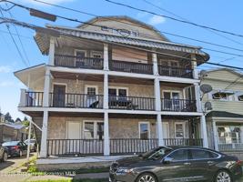 featured image of 122 Willow St #1