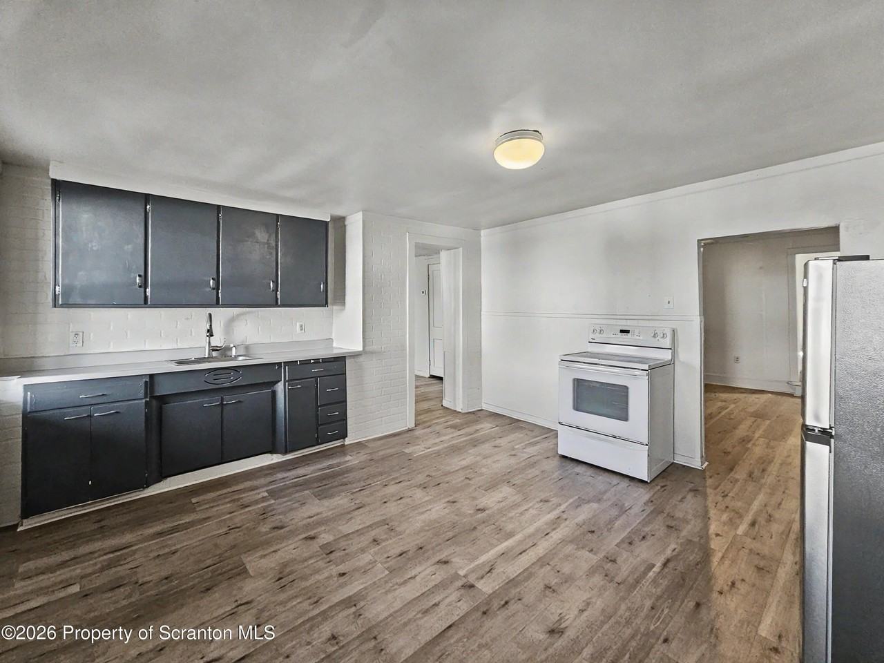 122 Willow St #1 - Photo 3 of 10