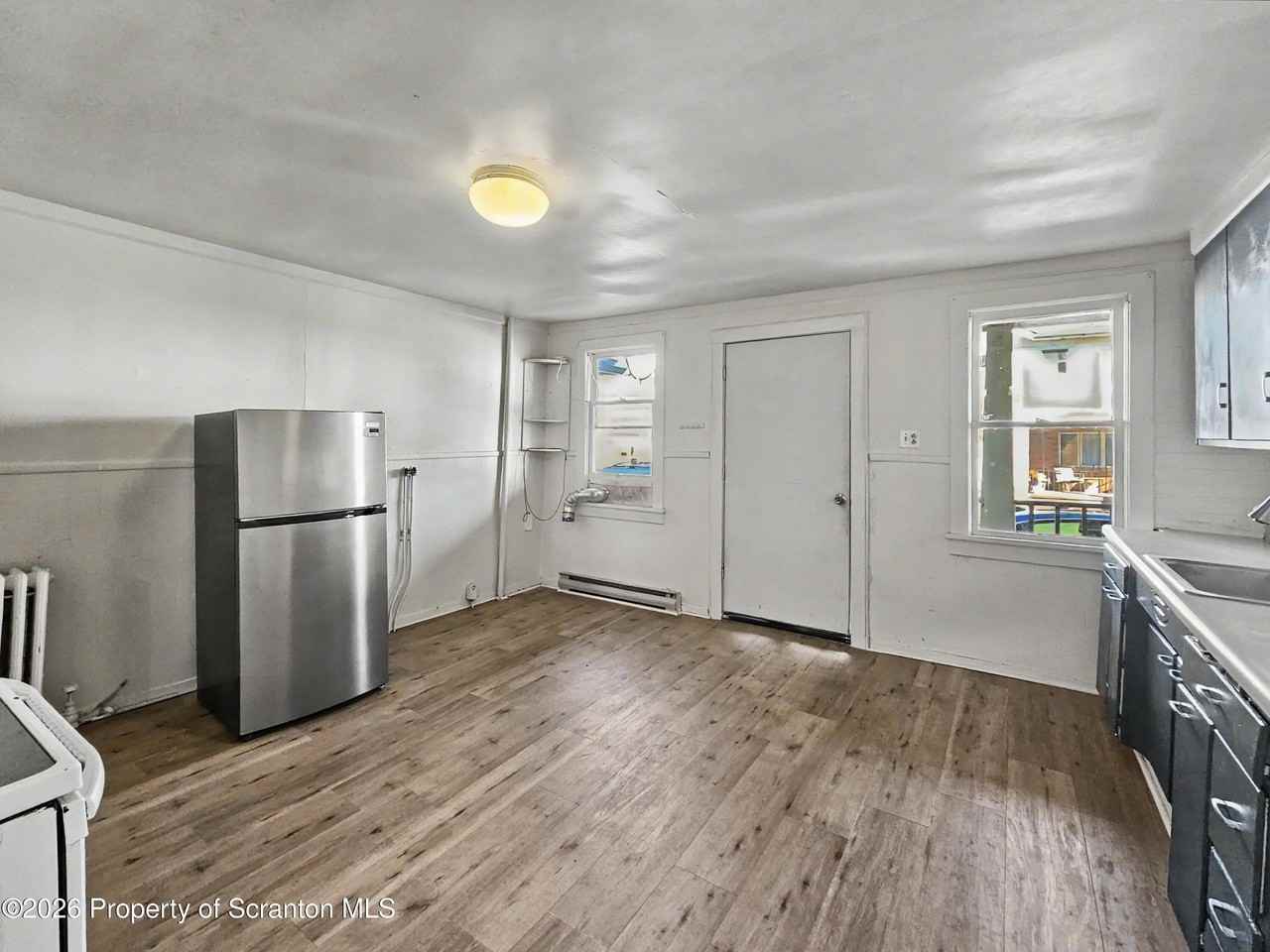 122 Willow St #1 - Photo 4 of 10