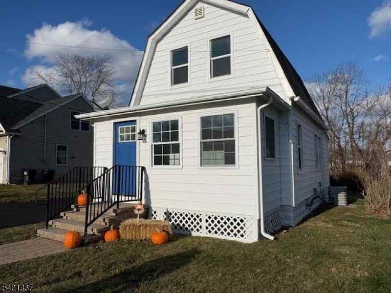 4 Whitehouse Ave - Photo 2 of 16