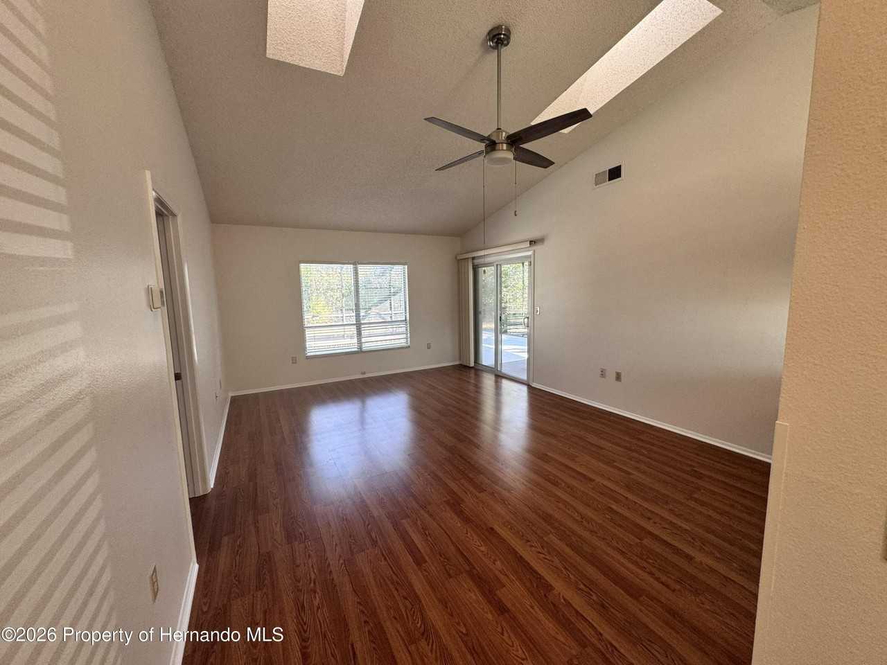 13455 White Plains St - Photo 4 of 15