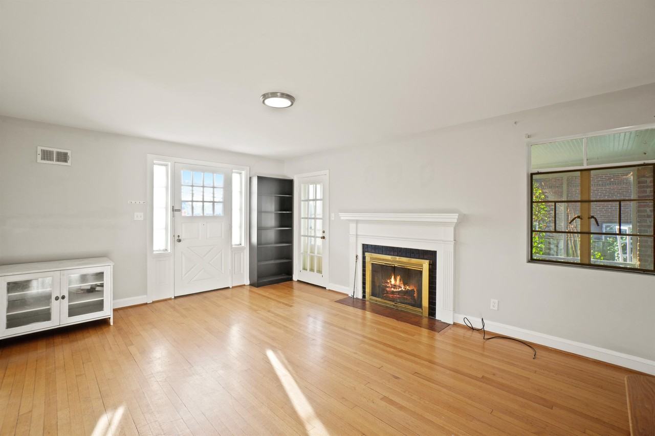3100 S Hill St #1 - Photo 2 of 10