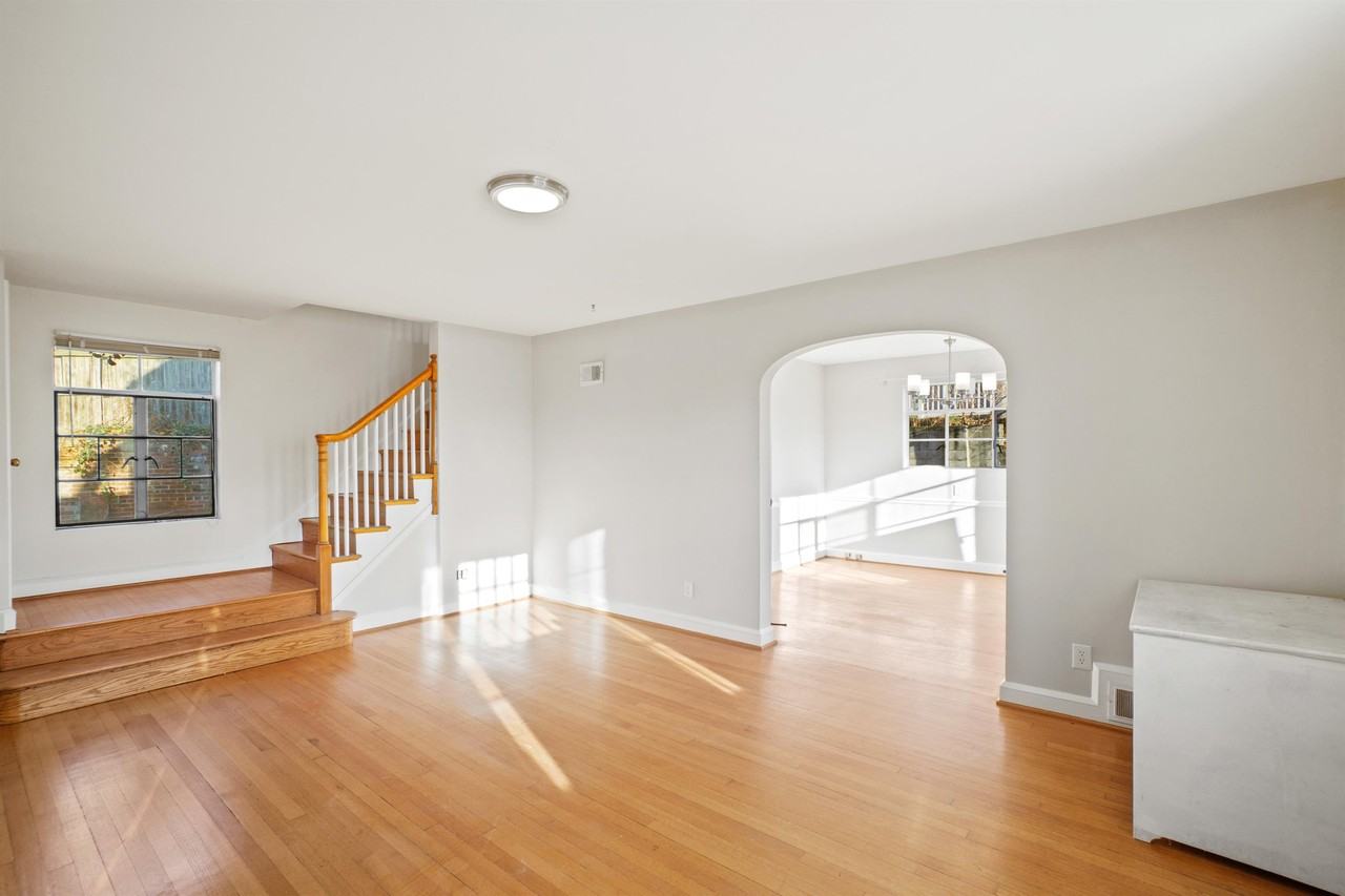 3100 S Hill St #1 - Photo 3 of 10