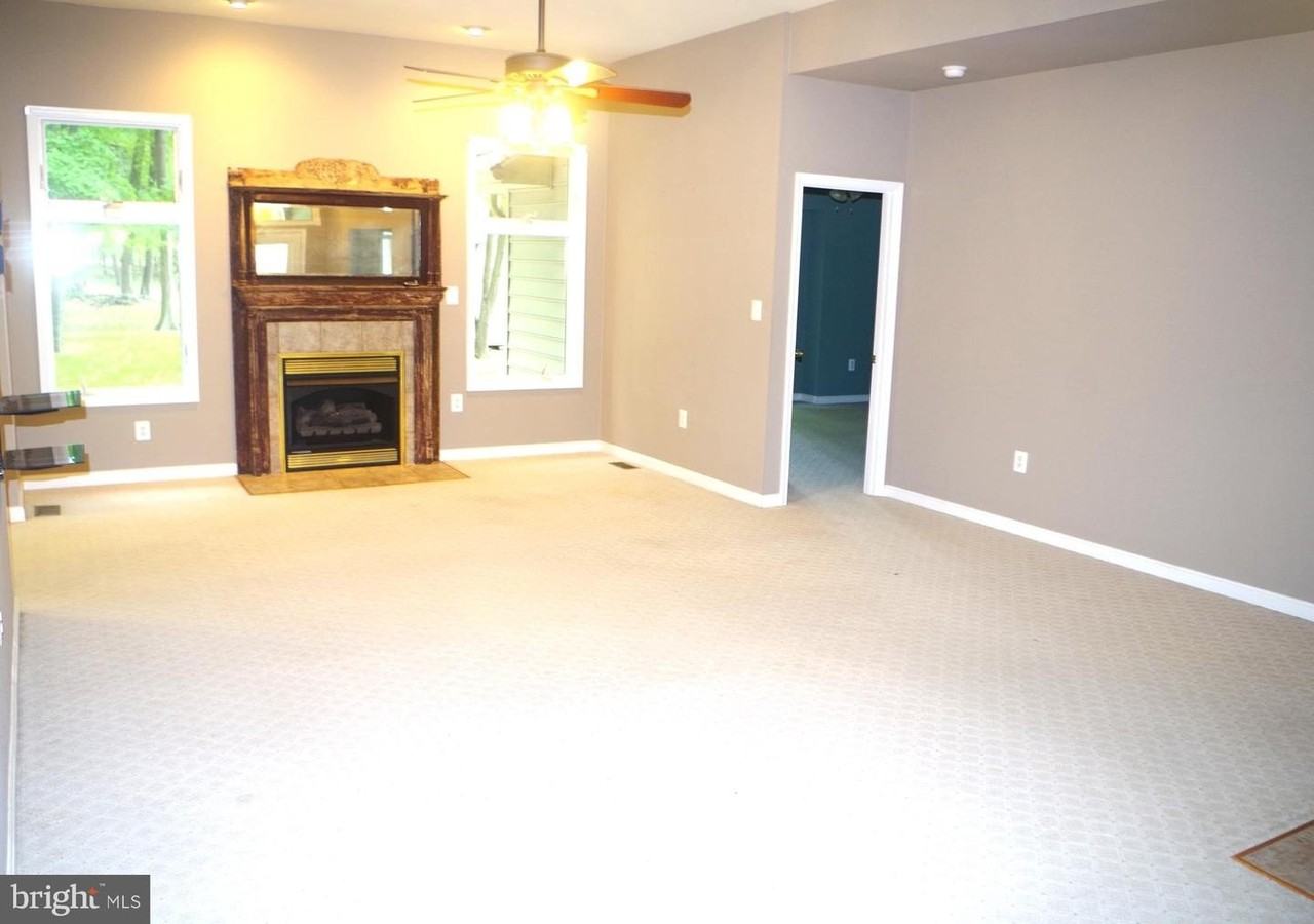 812 Petinot Pl - Photo 3 of 38