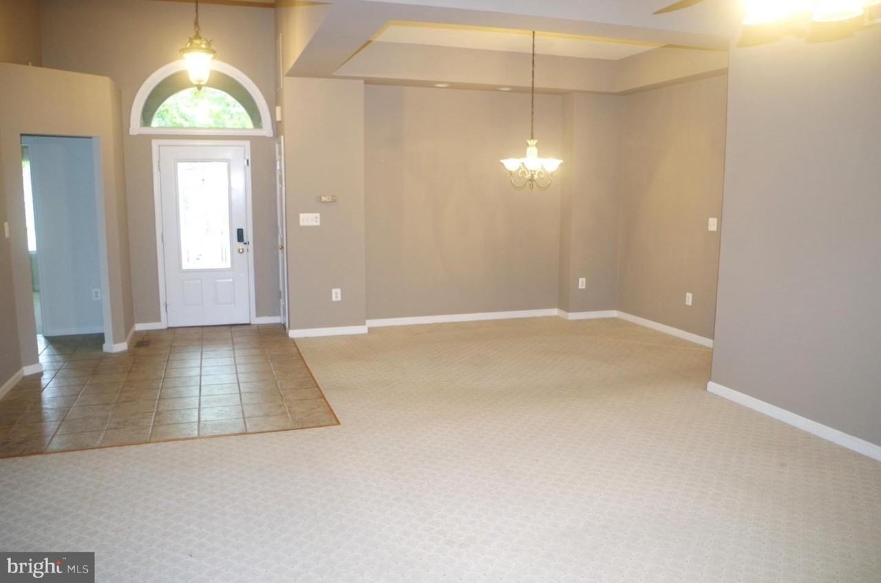 812 Petinot Pl - Photo 4 of 38