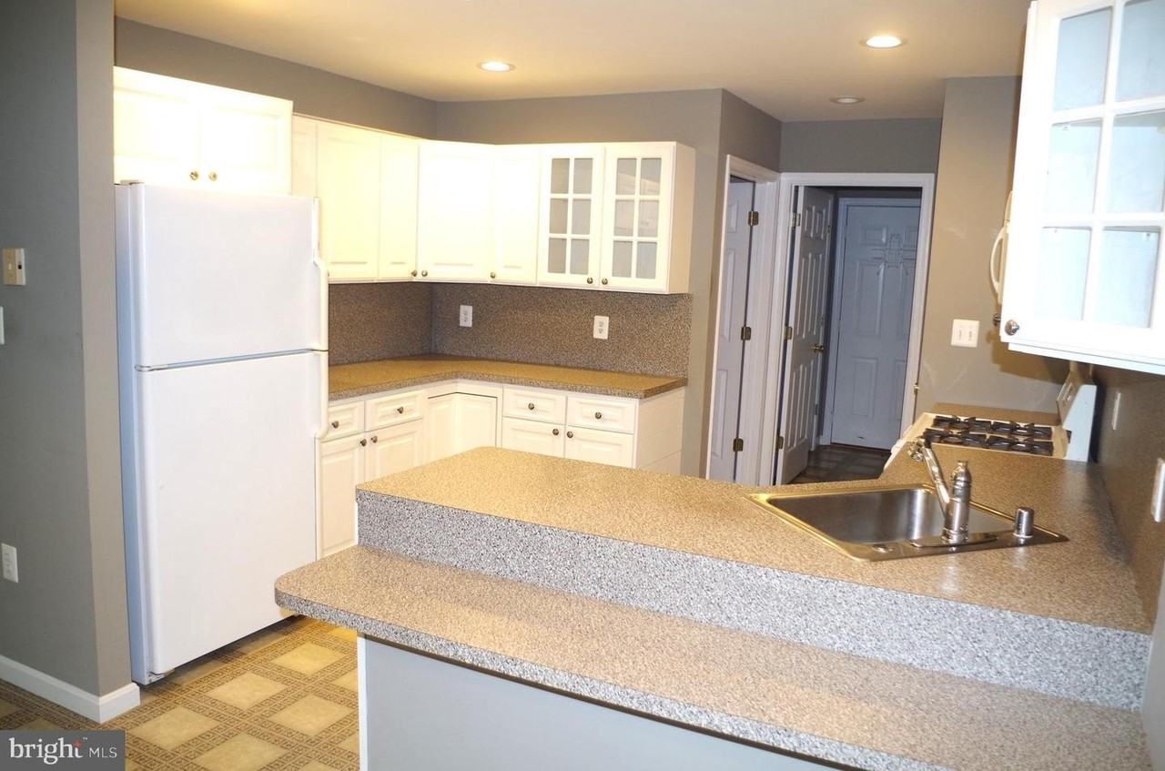 812 Petinot Pl - Photo 6 of 38