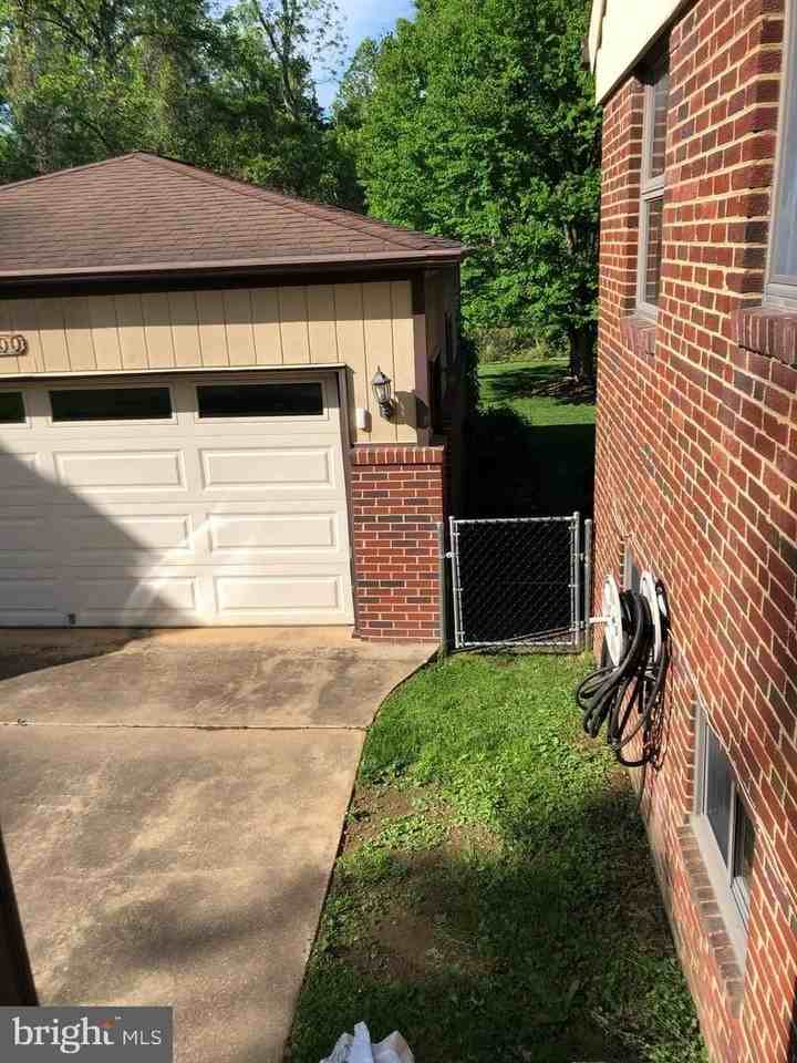 6700 Kirkley Ave - Photo 3 of 7