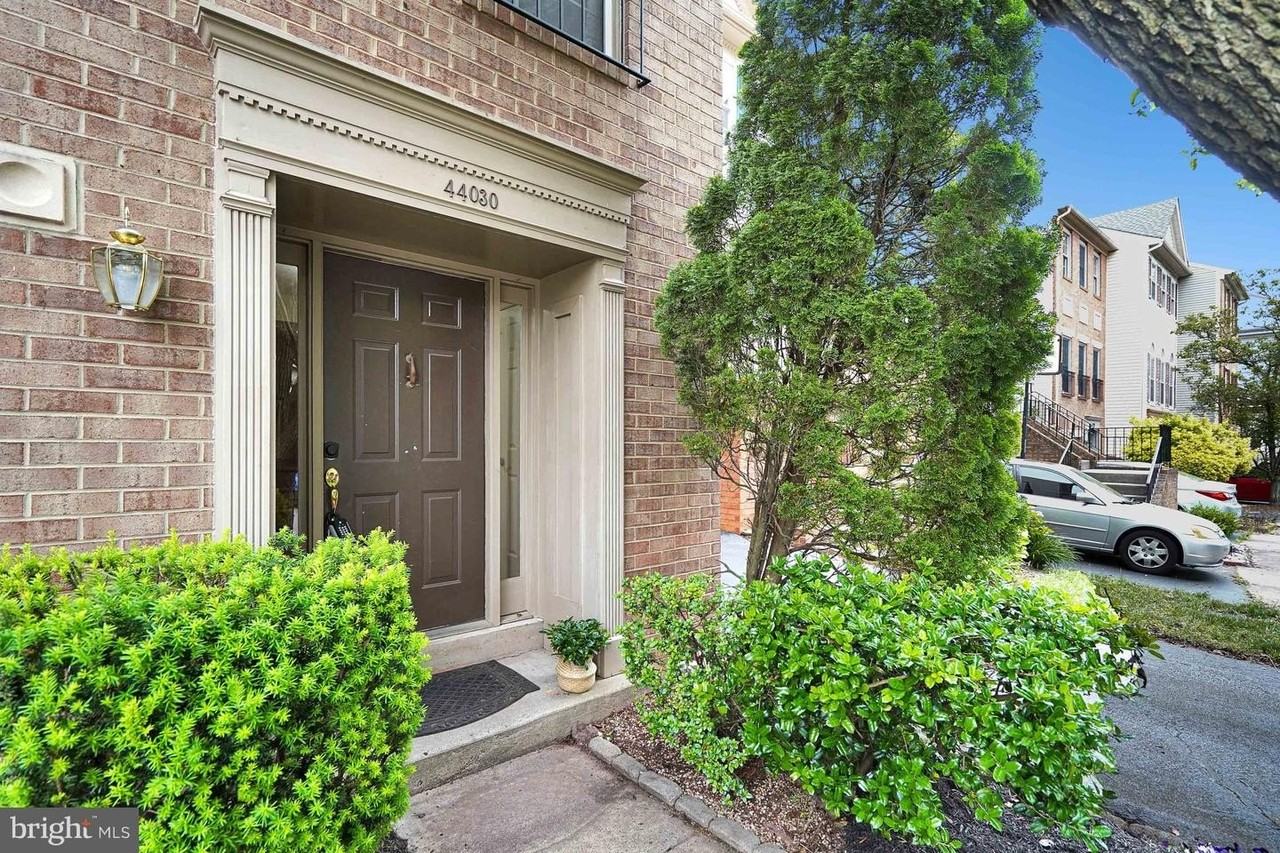 44030 Gala Cir - Photo 2 of 50