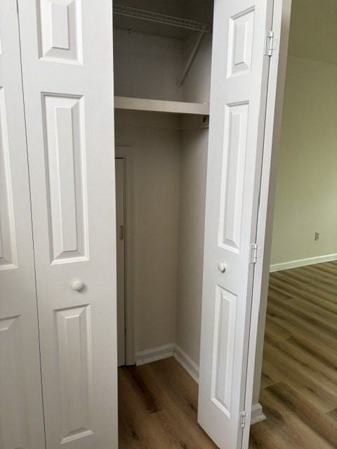 124 Governor Berkeley Rd Apt 11 - Photo 5 of 33