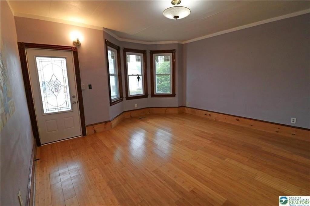 205 Madison Ave - Photo 5 of 33