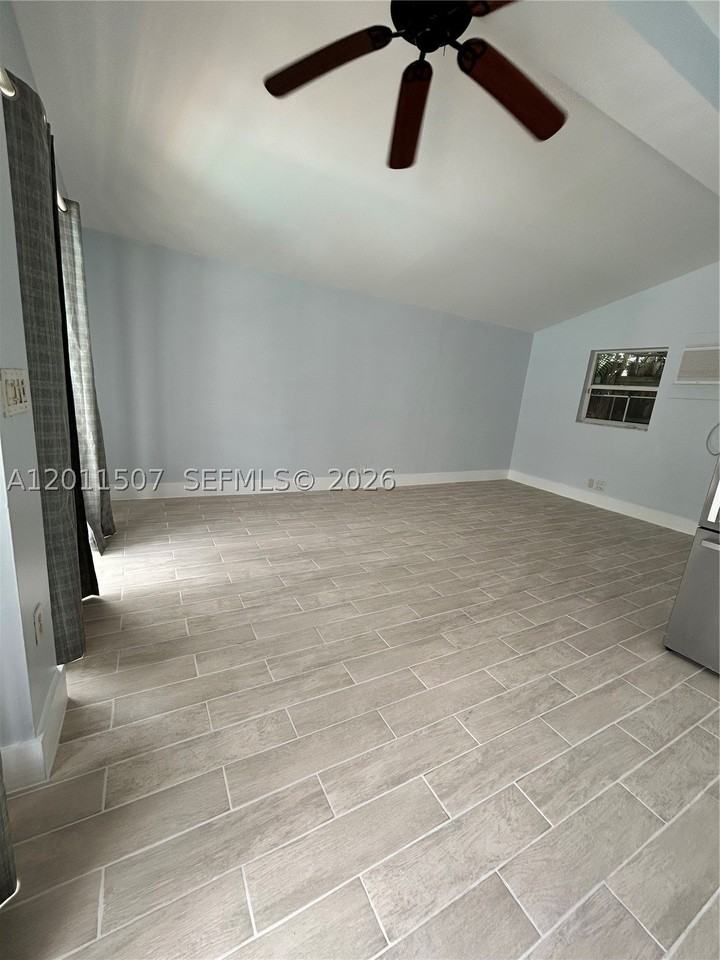1630 Ne 4th Pl #A3 - Photo 7 of 14