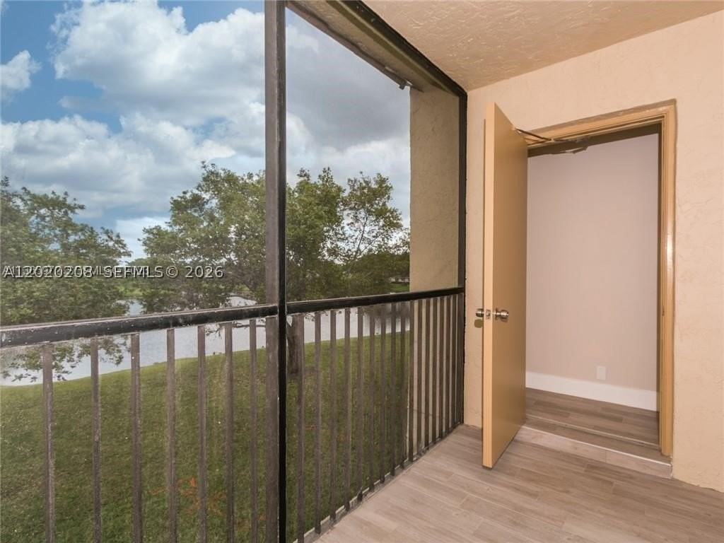 436 Lakeview Dr #203 - Photo 5 of 34