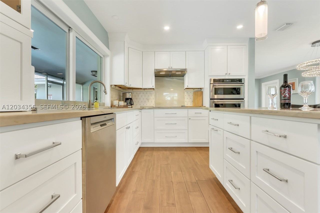5800 Ne 15th Ave - Photo 6 of 25