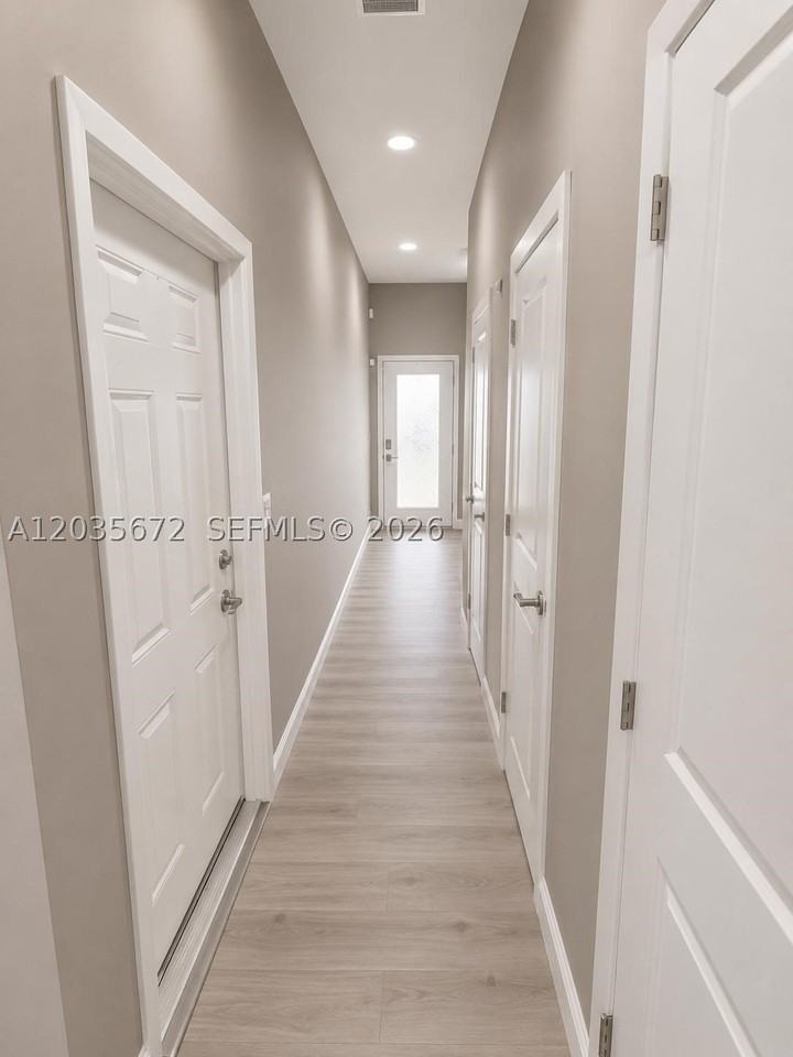 1068 Ne 35th St #0 - Photo 2 of 12
