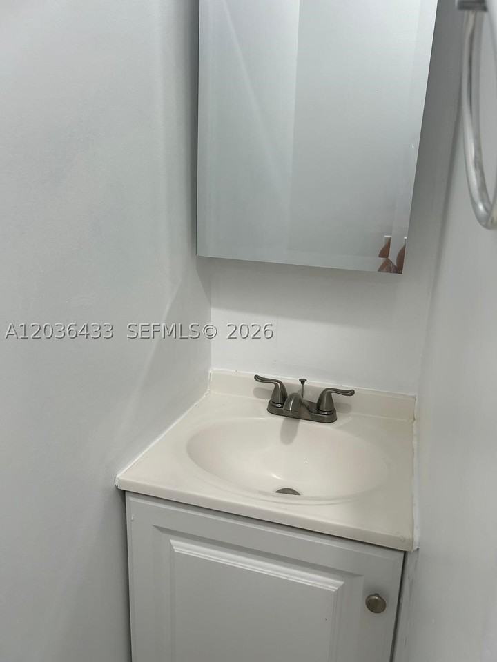 16271 Sw 92nd Ter #0 - Photo 4 of 5