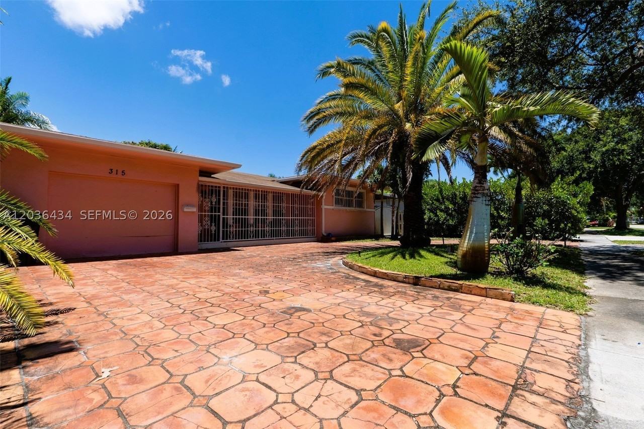 315 Nw 124th St - Photo 4 of 25