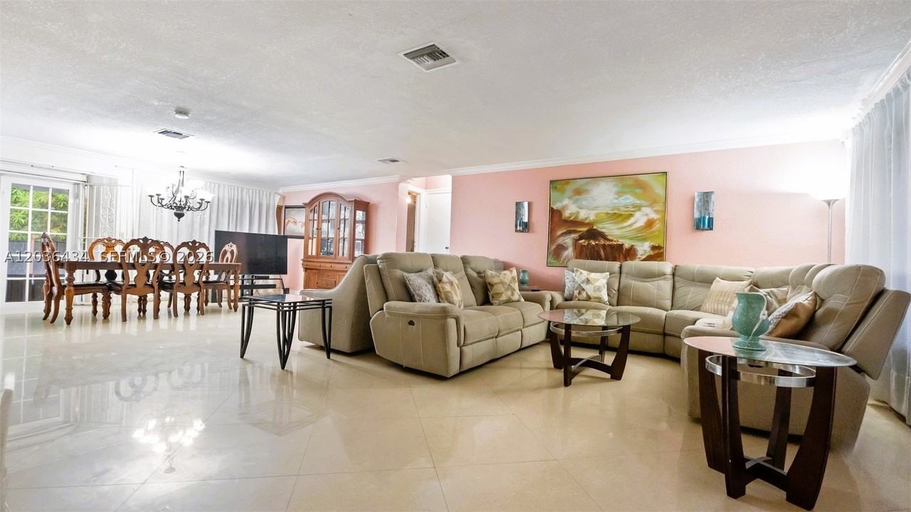 315 Nw 124th St - Photo 6 of 25