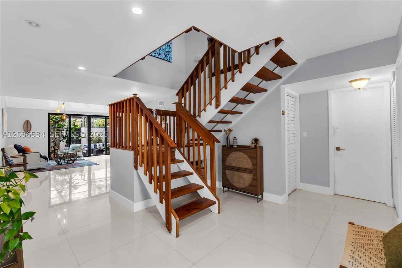 13340 Sw 88th Ter #D - Photo 4 of 44