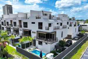 featured image of 820 Ne 2nd St #1