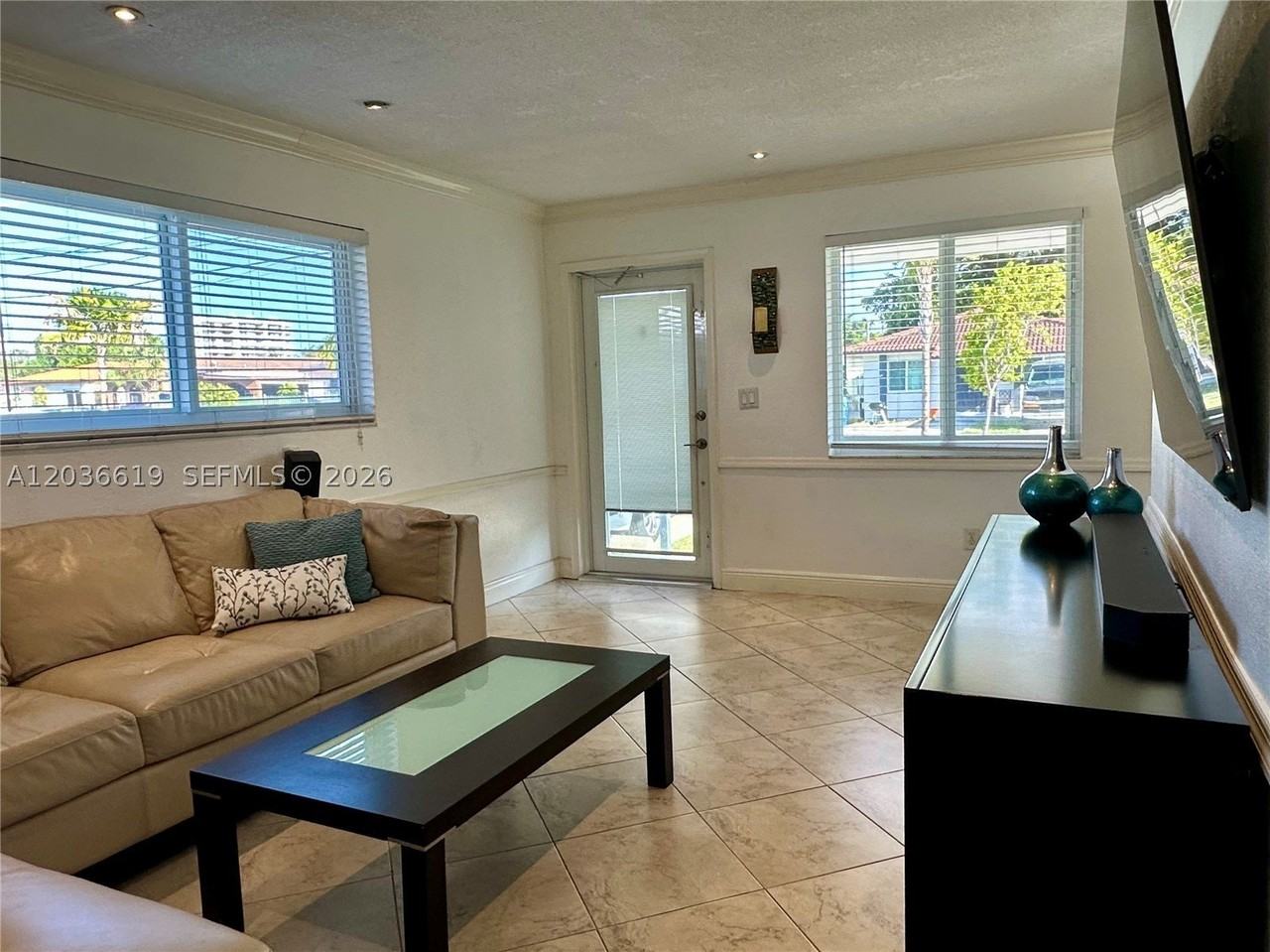 2931 Sw 25th St #2931 - Photo 3 of 17