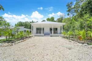 featured image of 5 Bowen Dr