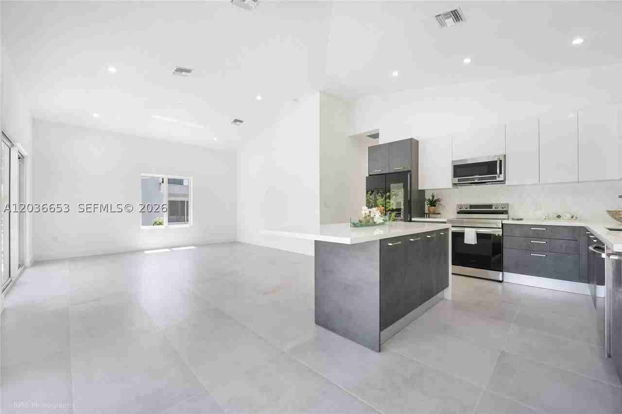 5 Bowen Dr - Photo 2 of 23