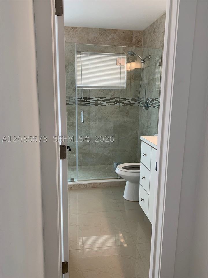 2025 Sw 84th Ct - Photo 5 of 19
