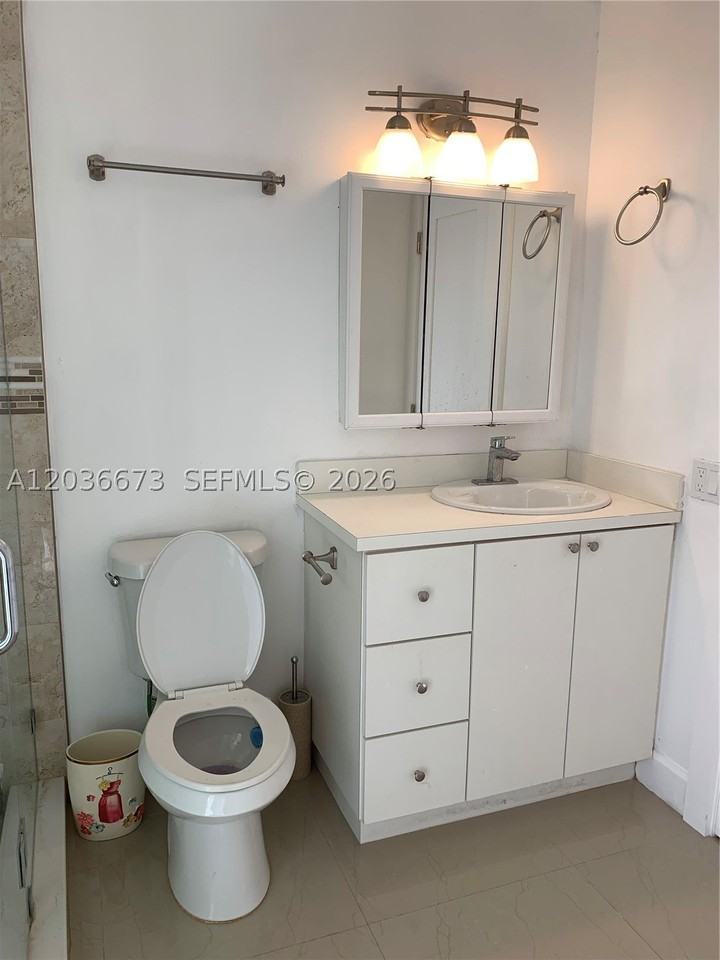 2025 Sw 84th Ct - Photo 6 of 19