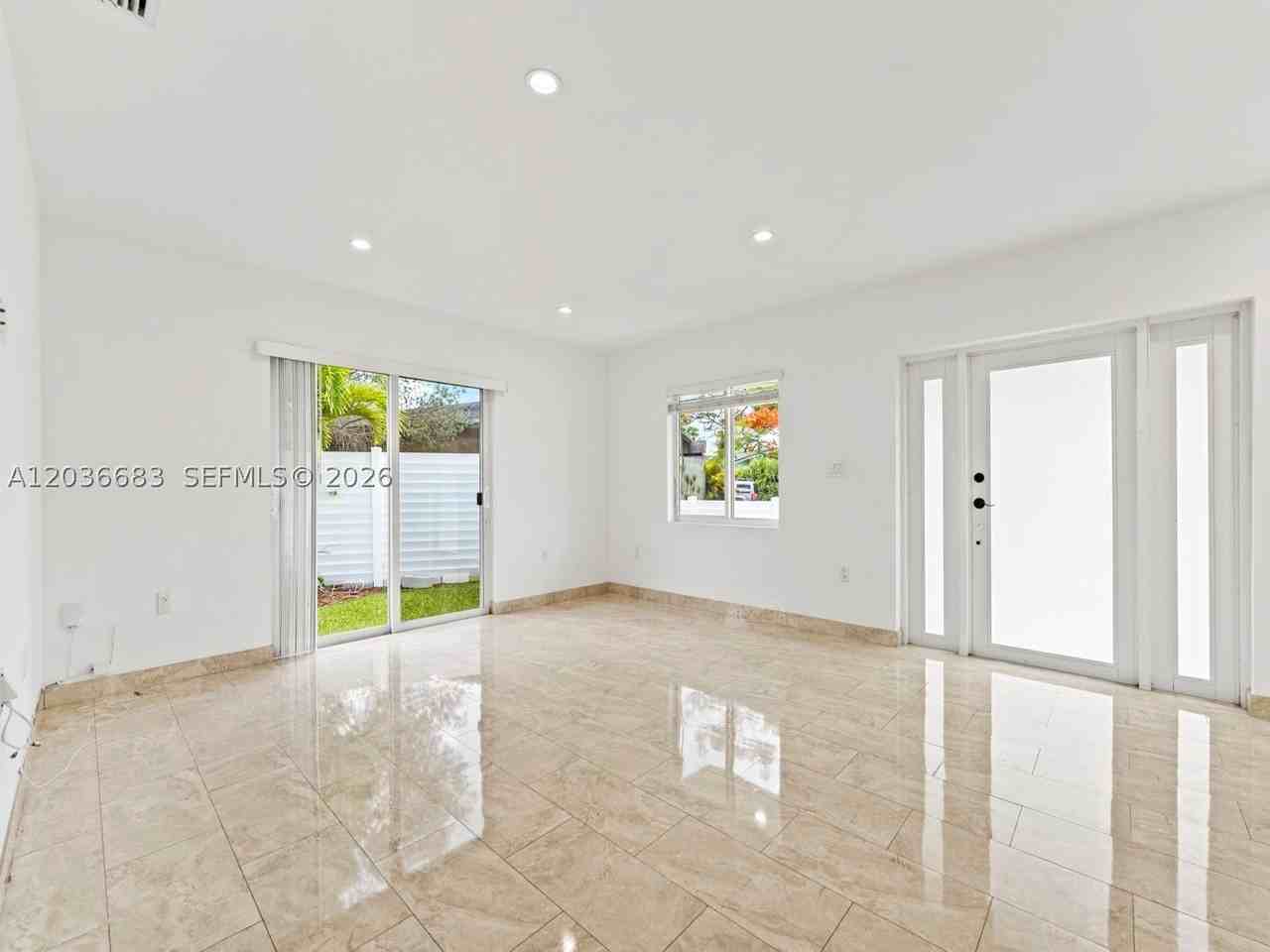 19715 Sw 99th Pl - Photo 4 of 50