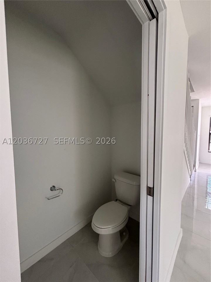 1457 Nw 2nd Ave #1 - Photo 6 of 37