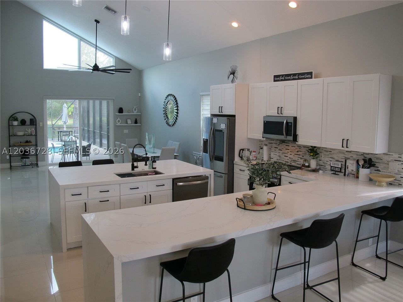 5285 Nw 112th Ter - Photo 4 of 33