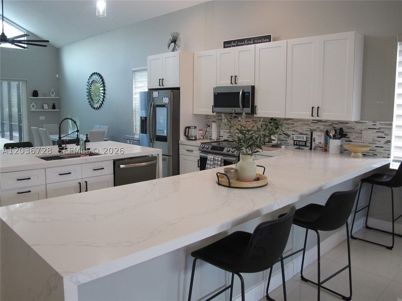 5285 Nw 112th Ter - Photo 5 of 33