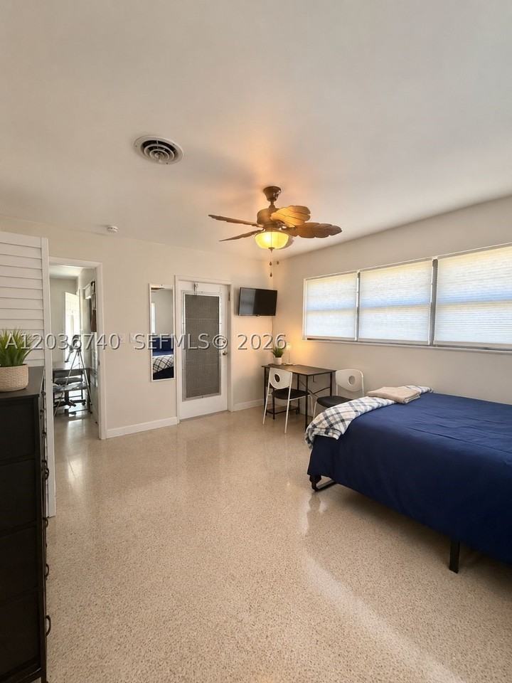 3202 Pierce St - Photo 5 of 9