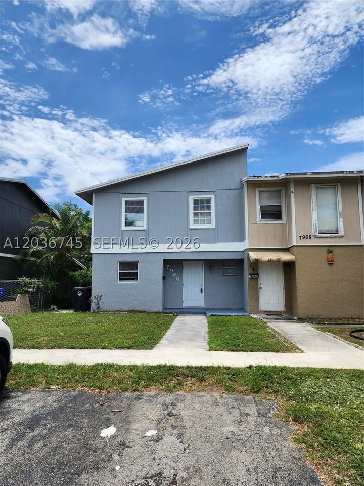 7966 Sw 7th Ct - Photo 2 of 36