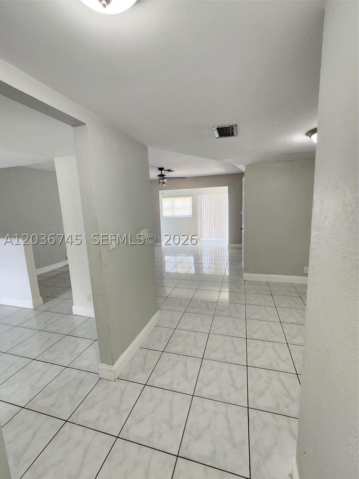 7966 Sw 7th Ct - Photo 6 of 36