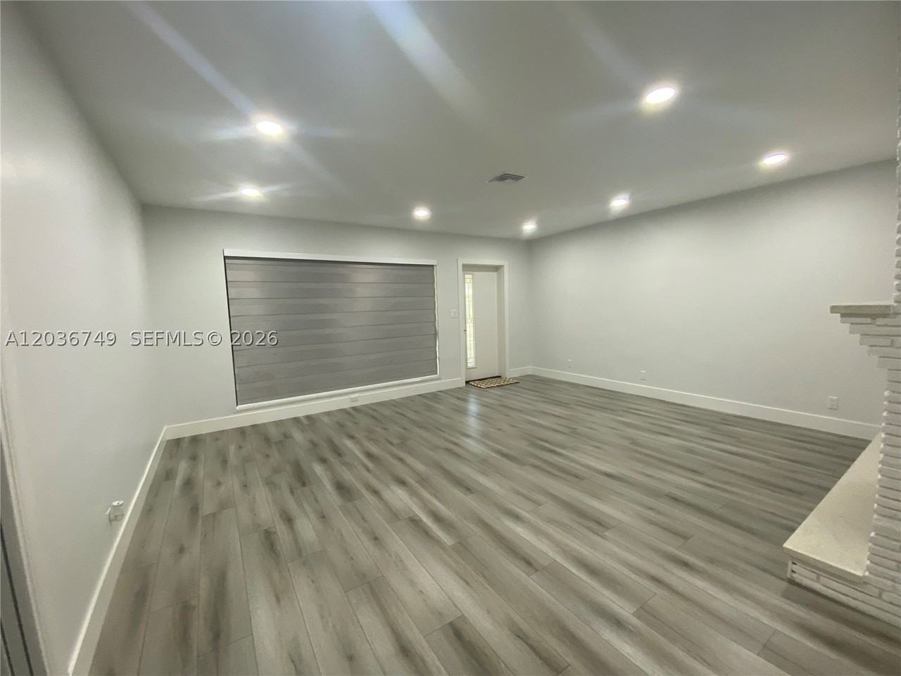 1845 Thomas St - Photo 4 of 24